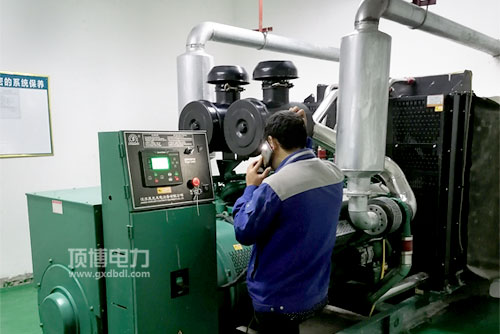 广西顶博发电机组制造排气管有烧红是怎么回事？应该怎么布置